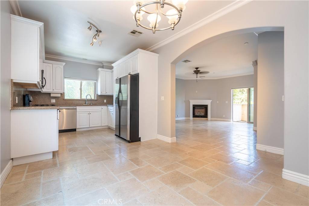 North Hollywood, CA 91601,11253 Peach Grove ST #106