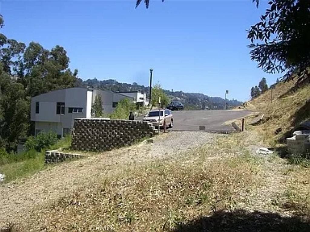 Oakland, CA 94618,0 Sheridan