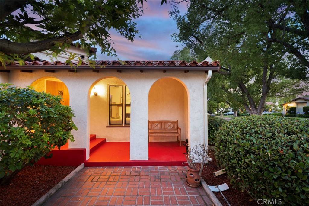 Glendale, CA 91202,1424 Bruce AVE