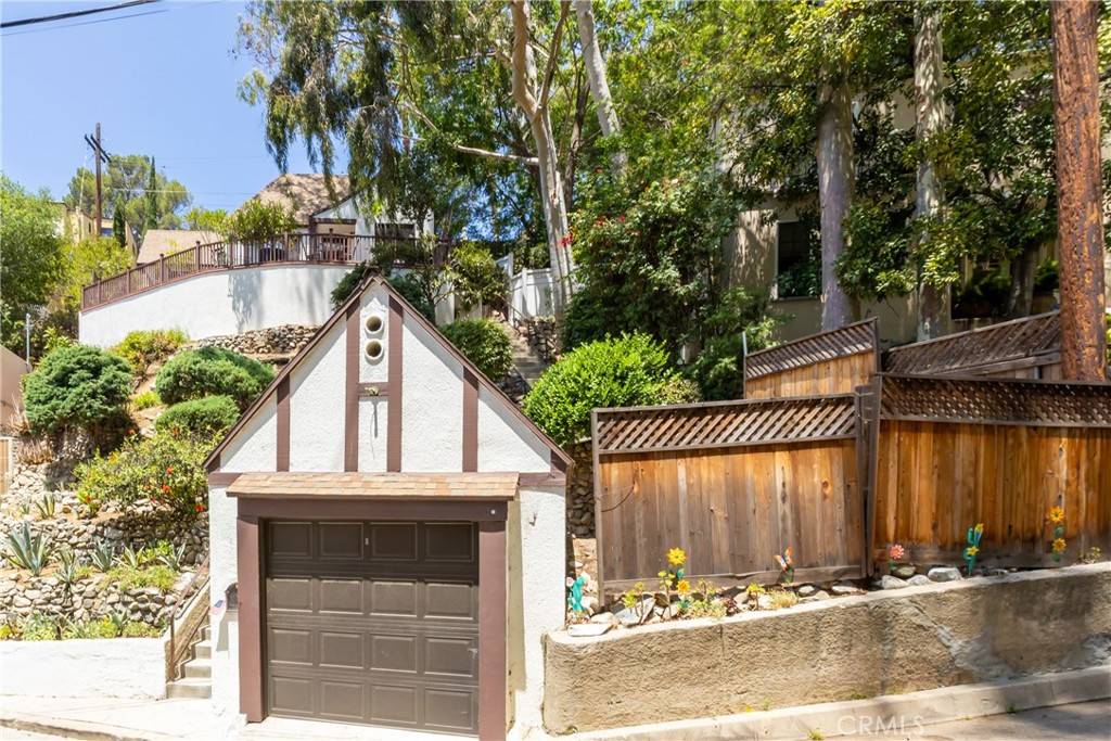 641 Canyon DR, Glendale, CA 91206