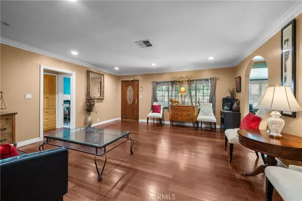 North Hollywood, CA 91606,6701 Hinds AVE