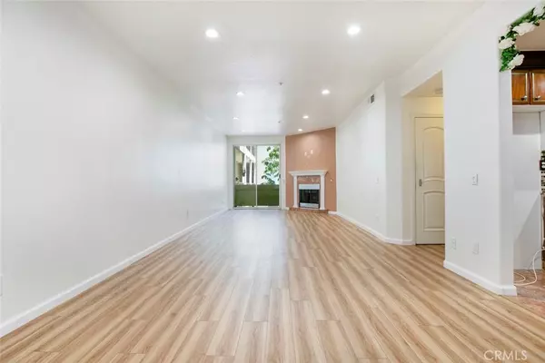 Granada Hills, CA 91344,16940 Chatsworth ST #208