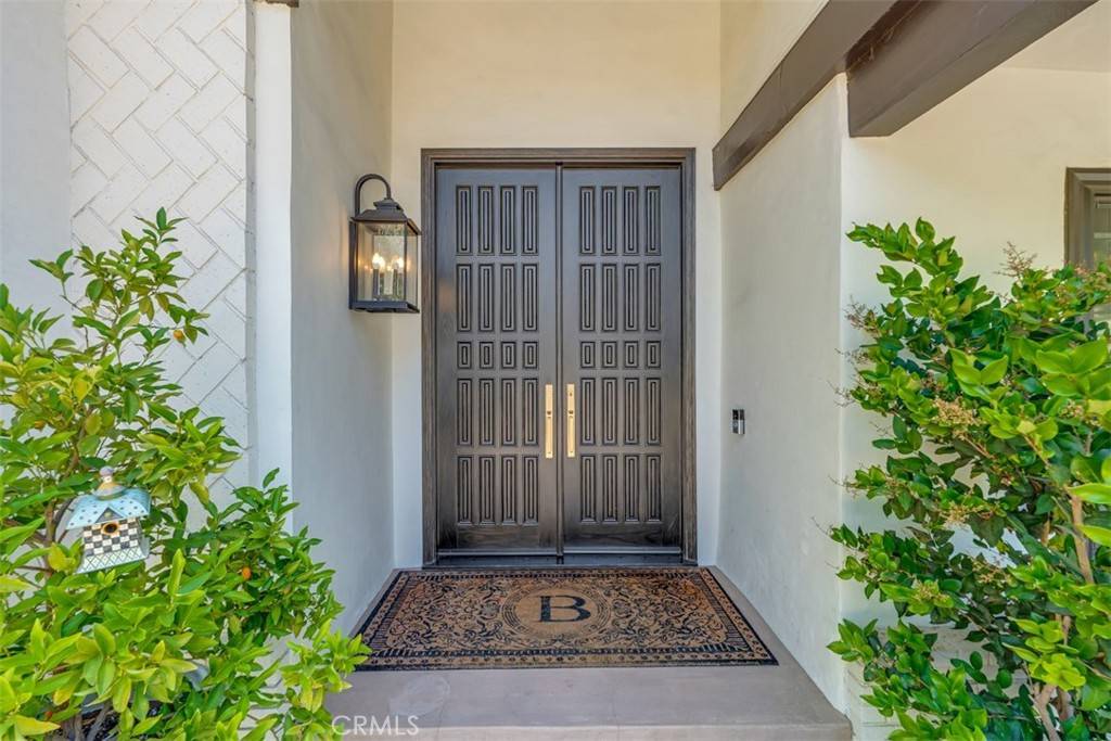 Glendale, CA 91206,2056 Dublin DR