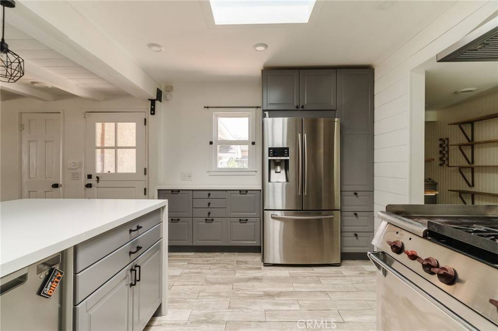 Woodland Hills, CA 91364,4741 Santa Lucia DR