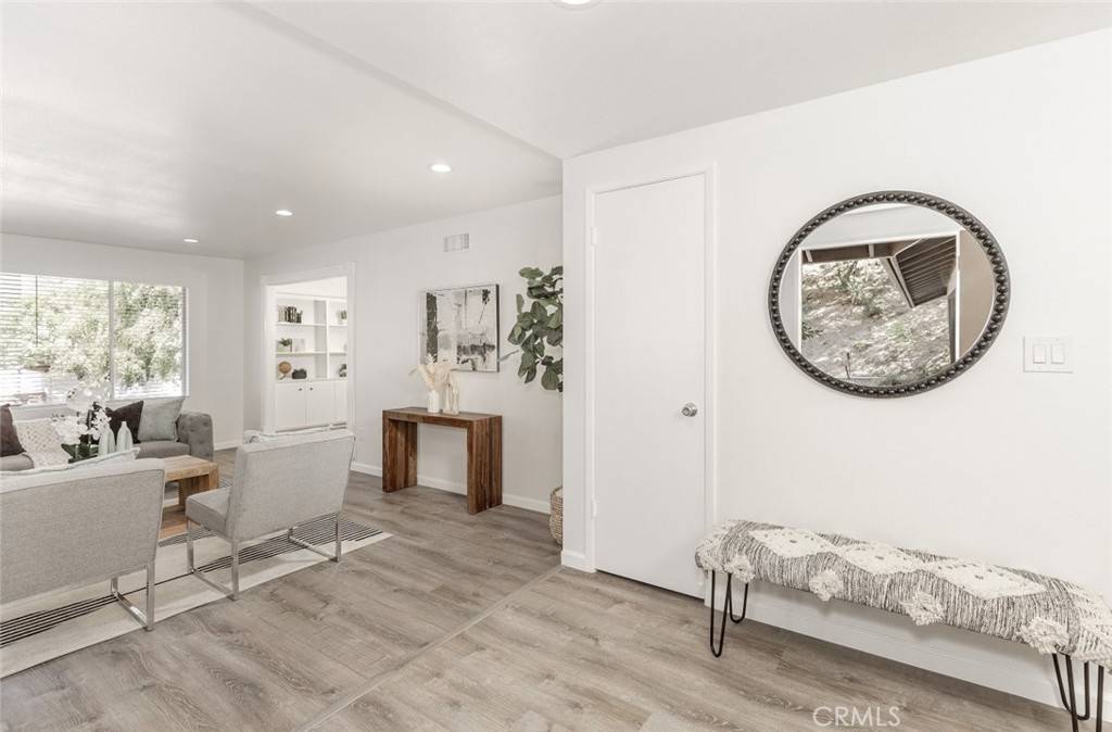 Glendale, CA 91208,2101 El Arbolita DR