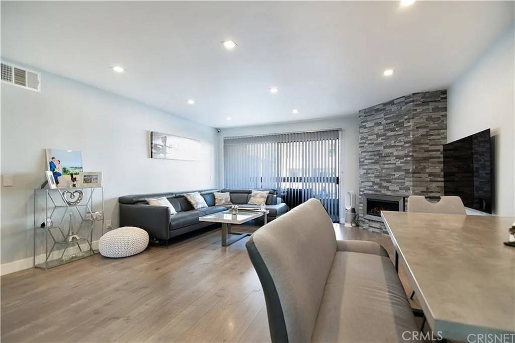 Glendale, CA 91202,1236 N Columbus AVE #28