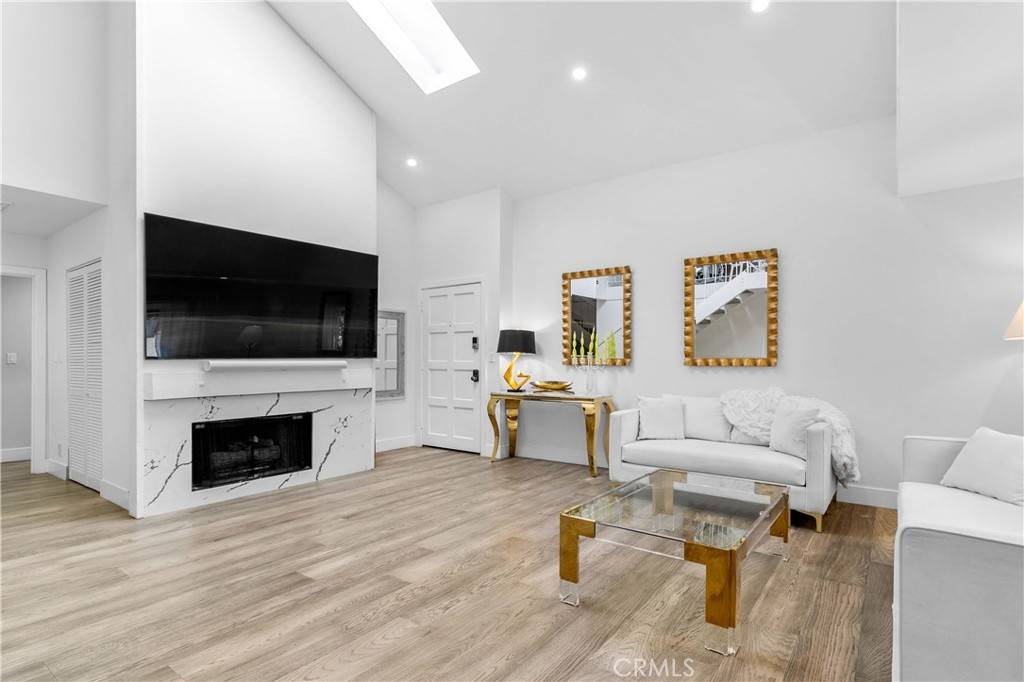 456 E San Jose AVE #C, Burbank, CA 91501
