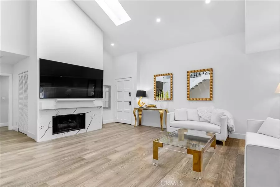 456 E San Jose AVE #C, Burbank, CA 91501
