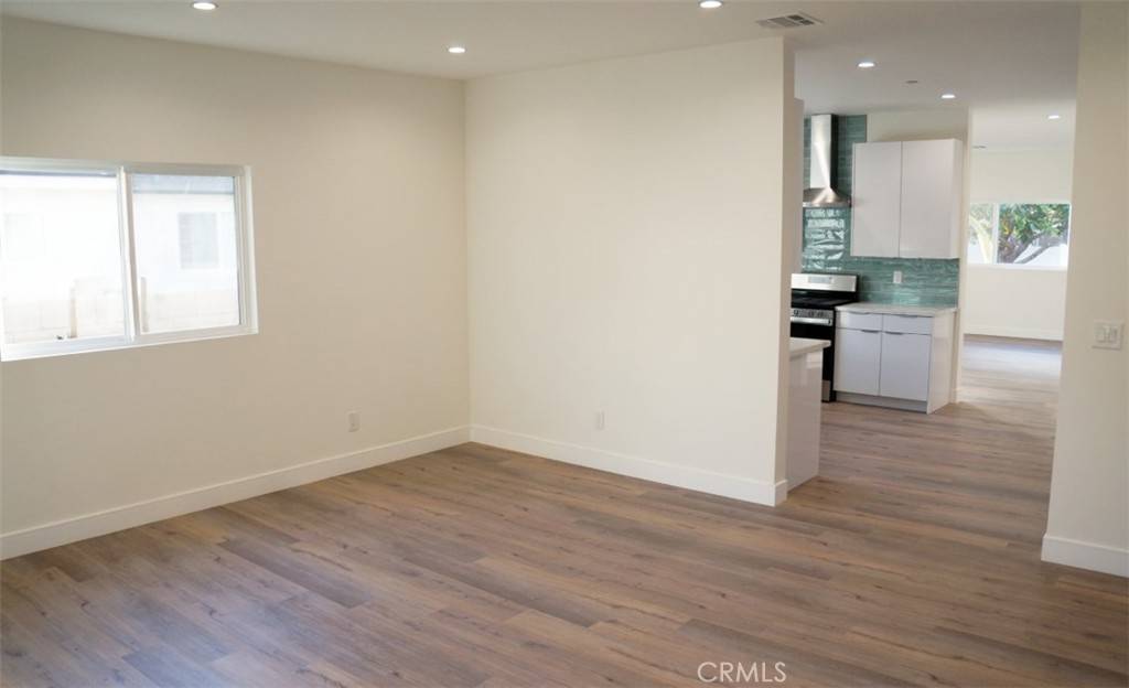 Van Nuys, CA 91405,6956 Calhoun AVE