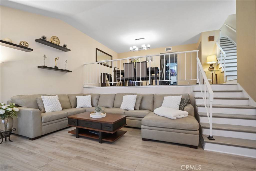 Tarzana, CA 91356,18230 Oxnard ST #110