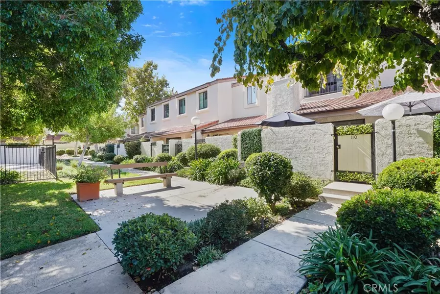 18230 Oxnard ST #110, Tarzana, CA 91356