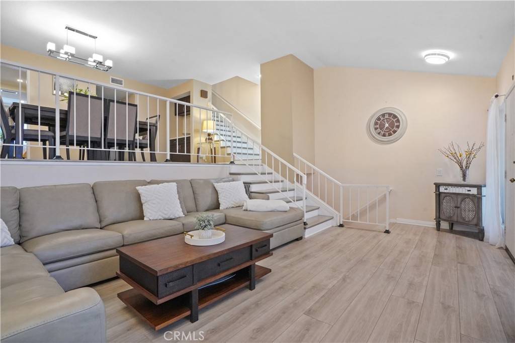 Tarzana, CA 91356,18230 Oxnard ST #110