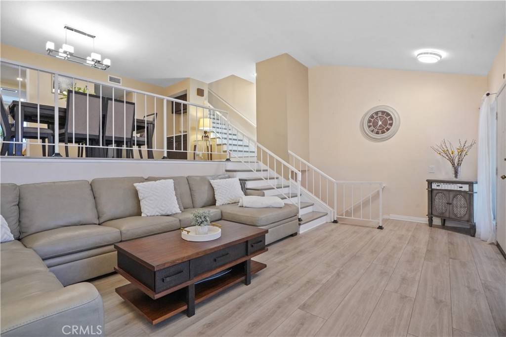 Tarzana, CA 91356,18230 Oxnard ST #110
