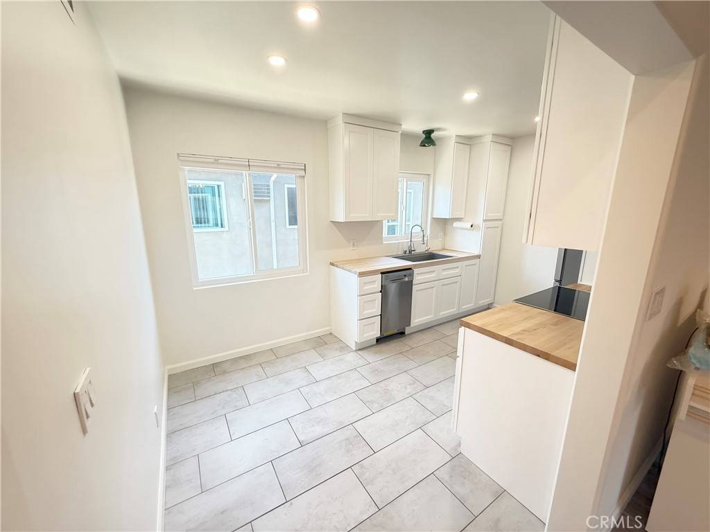 Glendale, CA 91202,1126 N Central AVE #303