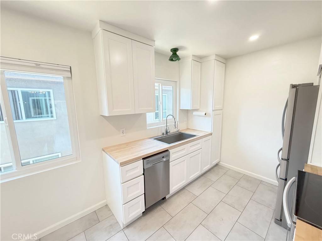 Glendale, CA 91202,1126 N Central AVE #303