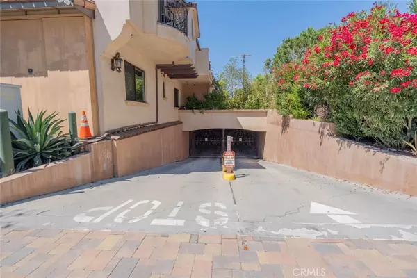 Burbank, CA 91506,201 N Reese PL #103