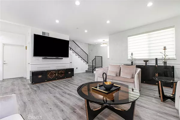 9124 N Nilo LN, Panorama City, CA 91402