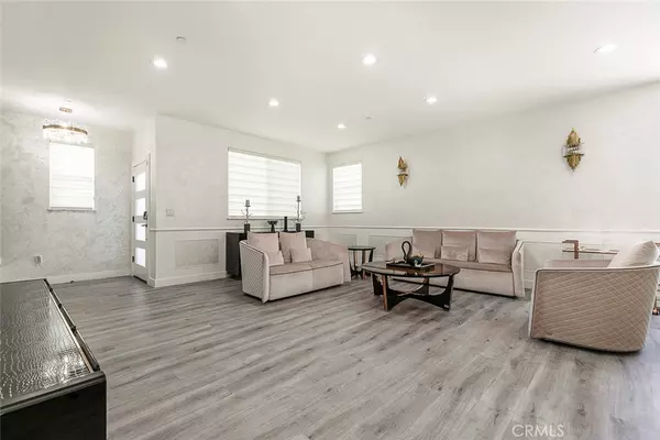 Panorama City, CA 91402,9124 N Nilo LN