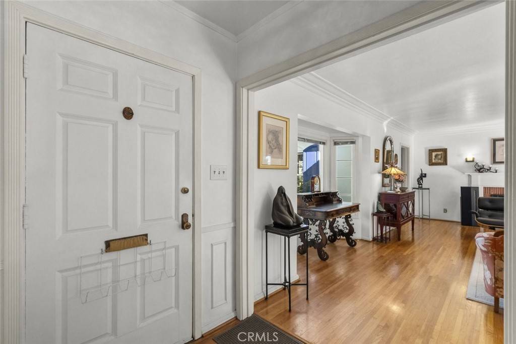 Glendale, CA 91207,1815 Las Flores DR