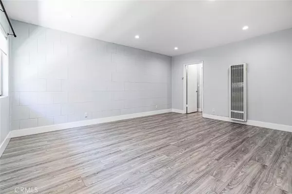Los Angeles, CA 90027,1835 N Alexandria AVE #2