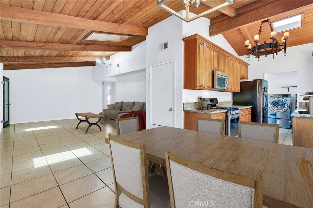 Arleta, CA 91331,14121 Remington ST