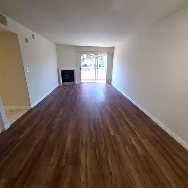 Sherman Oaks, CA 91403,5060 Kester AVE #101