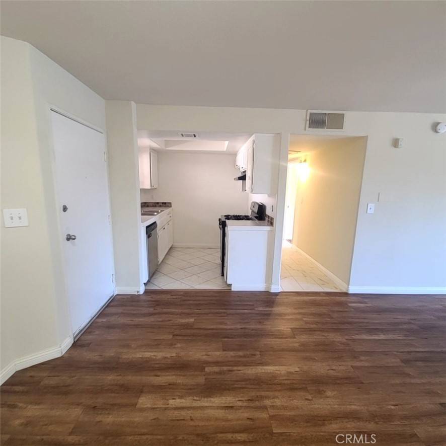 Sherman Oaks, CA 91403,5060 Kester AVE #101