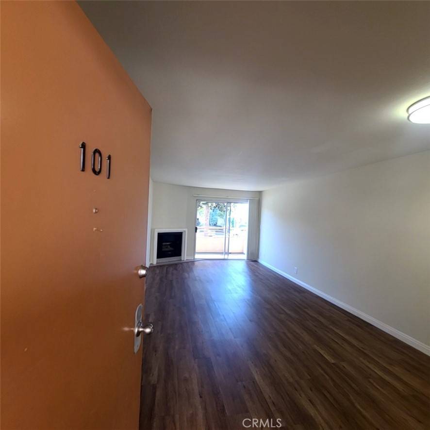 5060 Kester AVE #101, Sherman Oaks, CA 91403