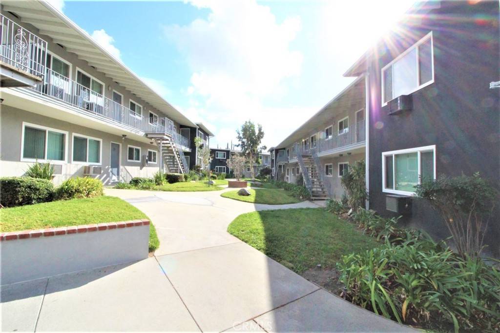 La Crescenta, CA 91214,3123 Foothill BLVD #08