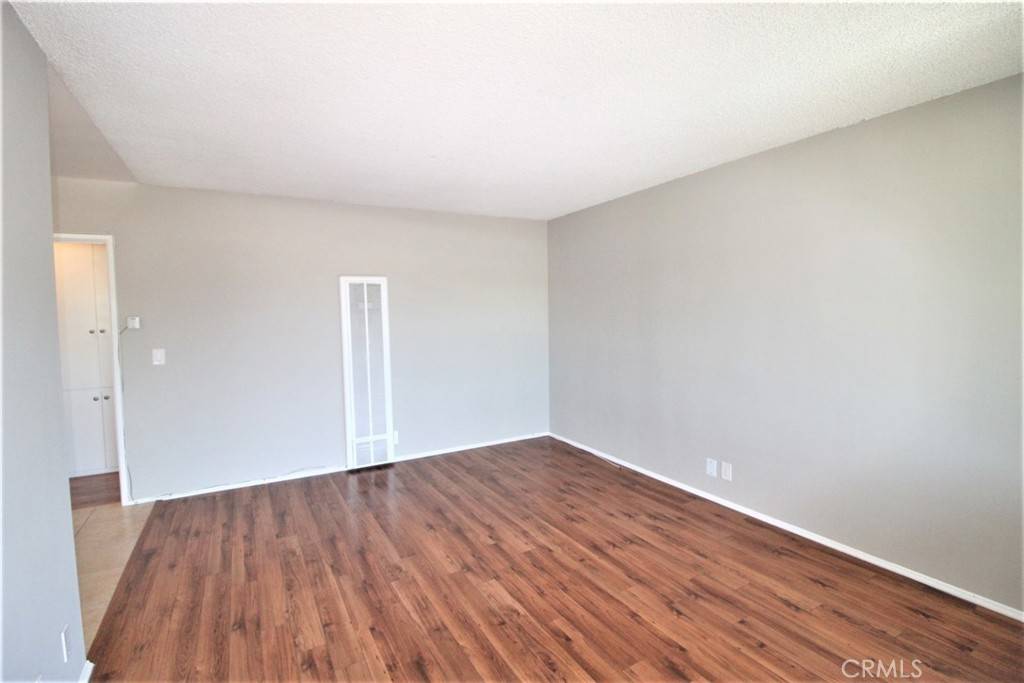 La Crescenta, CA 91214,3123 Foothill BLVD #08