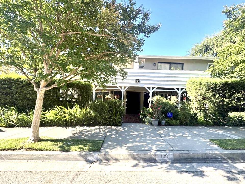 Sierra Madre, CA 91024,198 E Laurel AVE #D