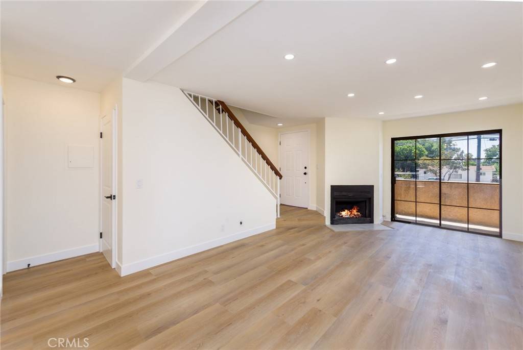 North Hills, CA 91343,15035 Nordhoff ST #115