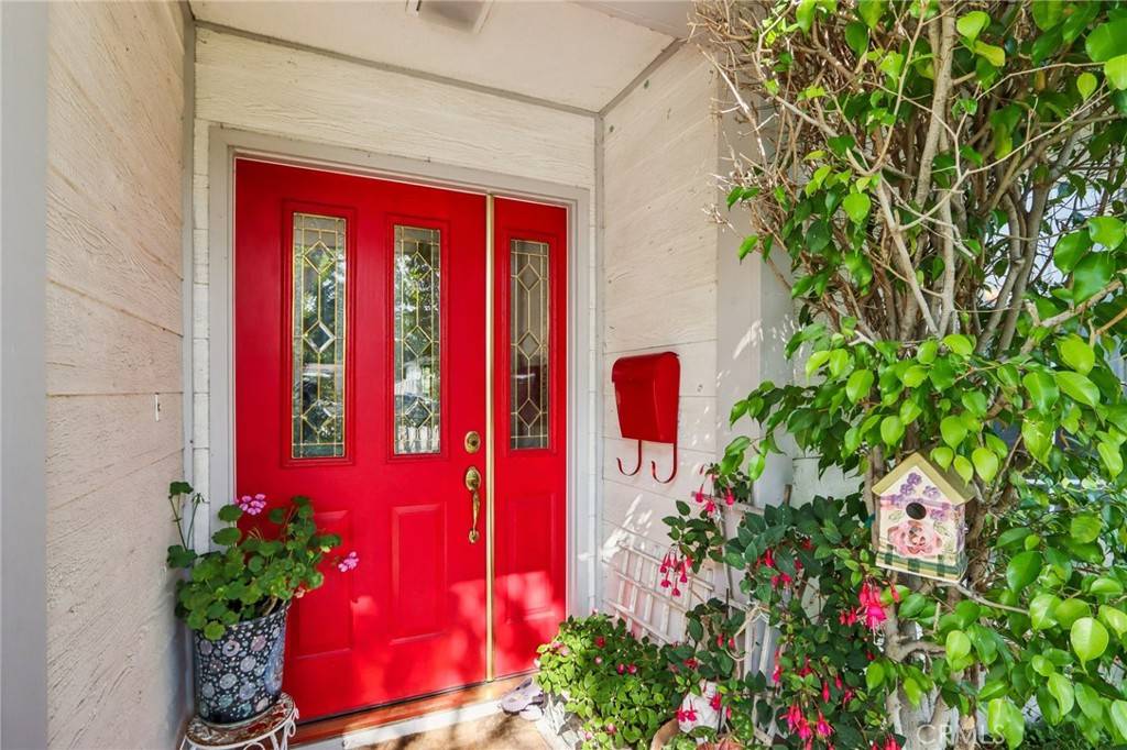 Burbank, CA 91505,925 N Valley ST