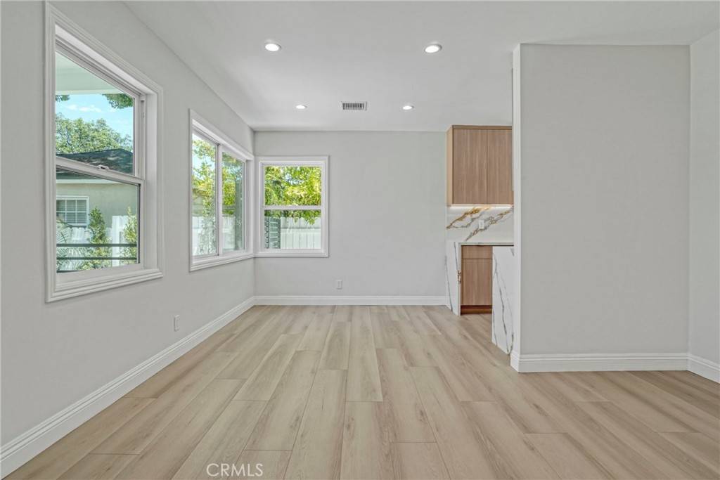 Tarzana, CA 91335,19120 Bessemer ST