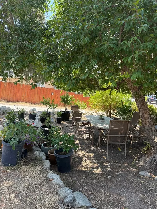 Tujunga, CA 91042,10418 Samoa AVE