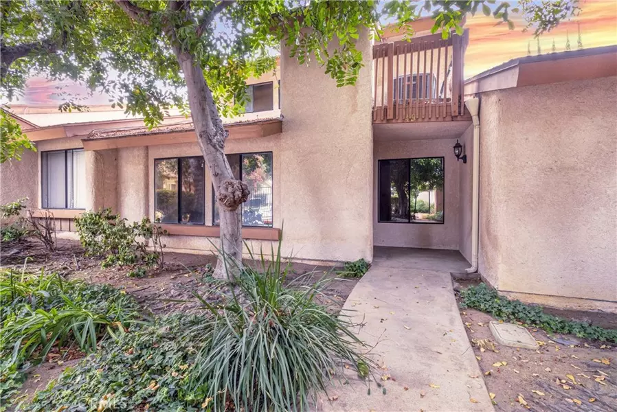 8540 De Soto AVE #49, Canoga Park, CA 91304