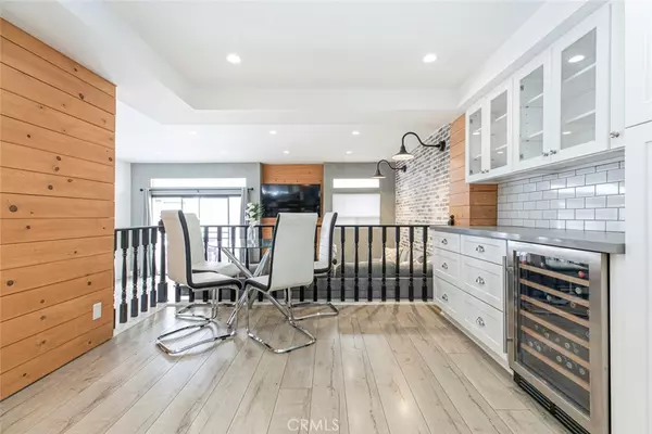 Valley Village, CA 91607,11911 Magnolia BLVD #19