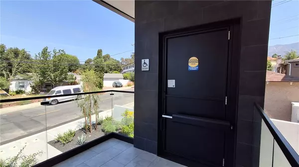 Montrose, CA 91020,4036 Rosemont AVE #4