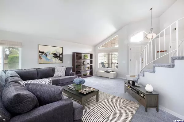 Corona, CA 92878,998 Colby CIR