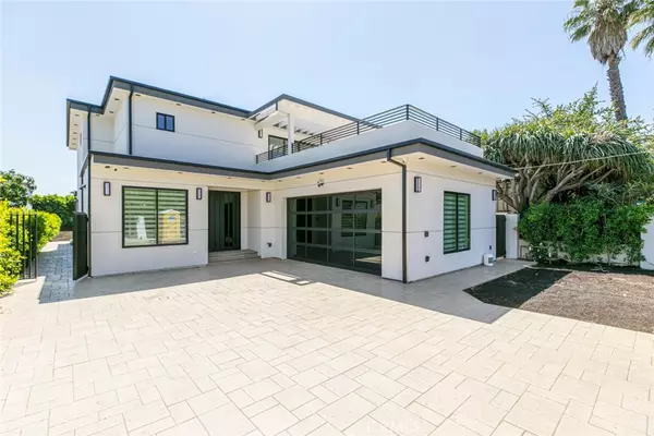 6426 Varna AVE, Van Nuys, CA 91401