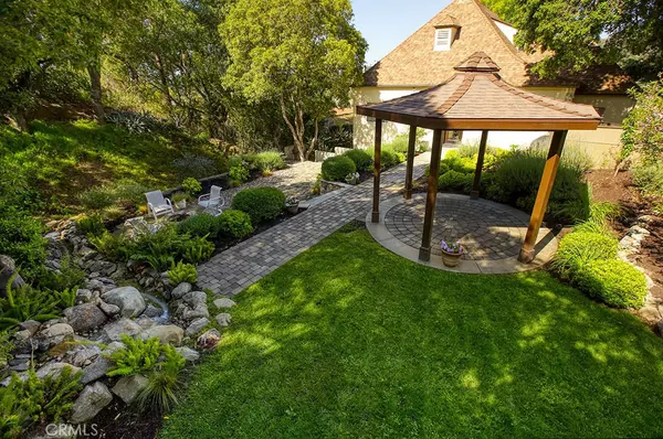 Glendale, CA 91208,1836 Crestmont CT