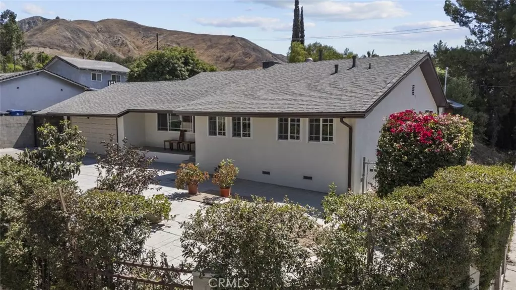 11230 Dominica AVE, Sylmar, CA 91342