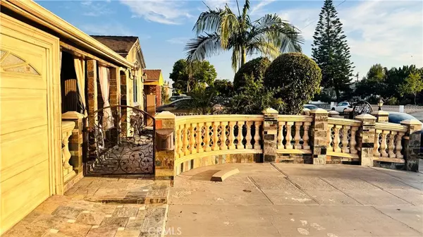Burbank, CA 91504,2138 N Frederic ST