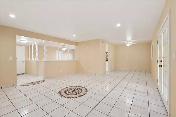 Simi Valley, CA 93065,2090 Sycamore DR