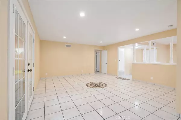 Simi Valley, CA 93065,2090 Sycamore DR