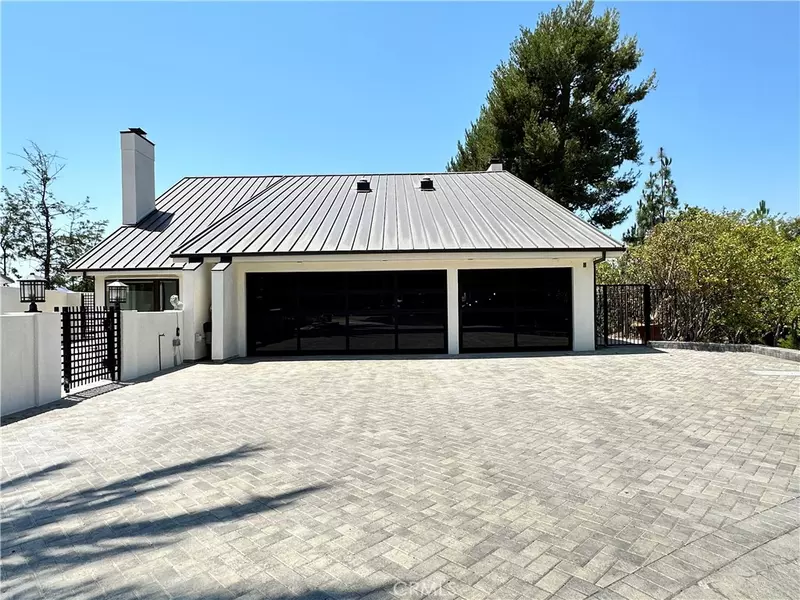 1716 Via La Paz, Burbank, CA 91501