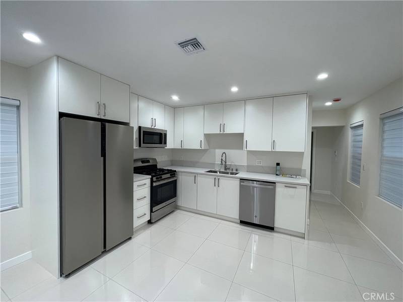 811 1/2 E Maple ST, Glendale, CA 91205