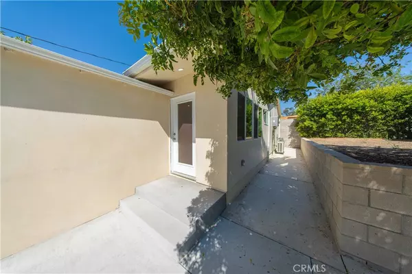 1053 E Angeleno AVE, Burbank, CA 91501