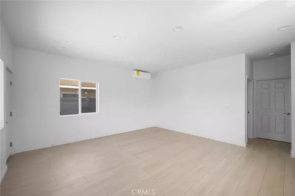 San Fernando, CA 91340,11744 N De Garmo AVE
