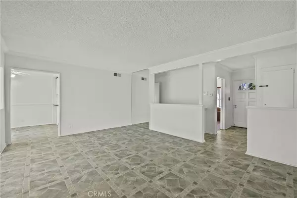 Sylmar, CA 91342,12619 Gladstone AVE